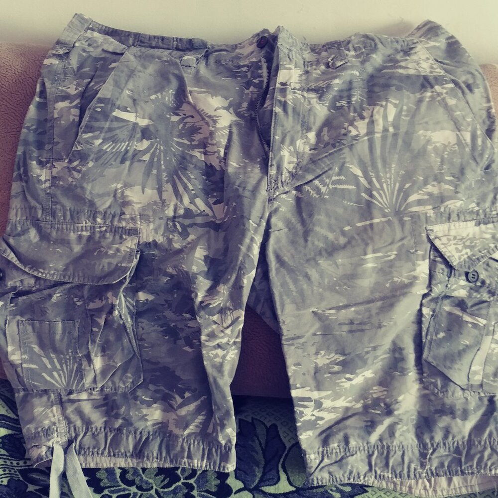 WearFirst Men's Camouflage Print Cargo Shorts